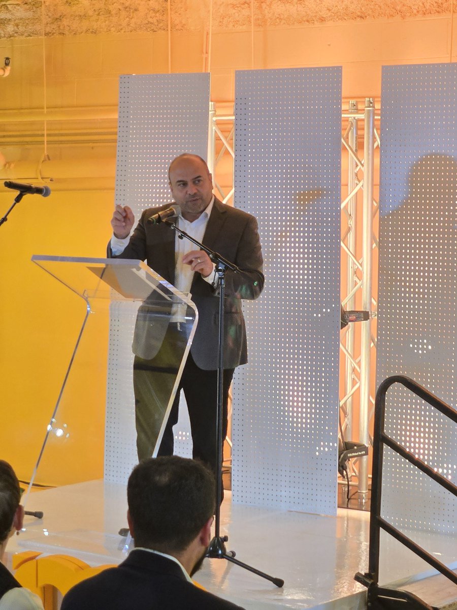 Ted Ross tweet media