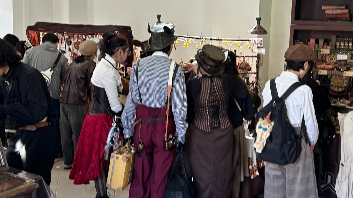 nihonjouki's tweet image. ⚙️#蒸奇博 最終日⚙️
本日 11:00〜19:00／目黒 STUDIO EASE
16:00〜ファッションショー・写真館・謎解き・ミニライブなど盛りだくさん！謎解き大人気で探偵バッジGETしたい方はお早めに🕵️✨

今日で終わっちゃうのがもう切ない…！