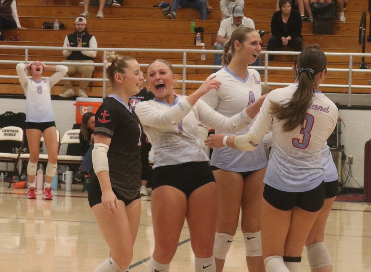 KenFillmore's tweet photo. The emotion says a lot about Lakeland's volleyball team. The Lakers put it all together against county rival Westview to repeat as 2A sectional champions. @kpcnewssports @LHS_GVolleyball @LHS_Sports https://t.co/TagnI3YSzN