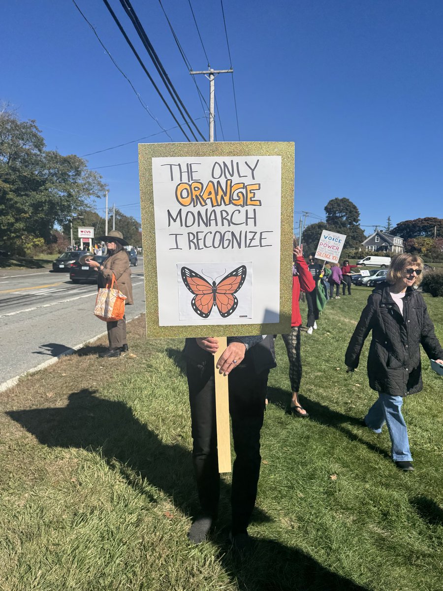 Rhode Islanders have led the fight against tyranny since America’s founding.

In Providence, Portsmouth, East Providence, and across RI, we rallied today to send a message to Donald Trump: America’s a democracy, and there shall be #NoKings.