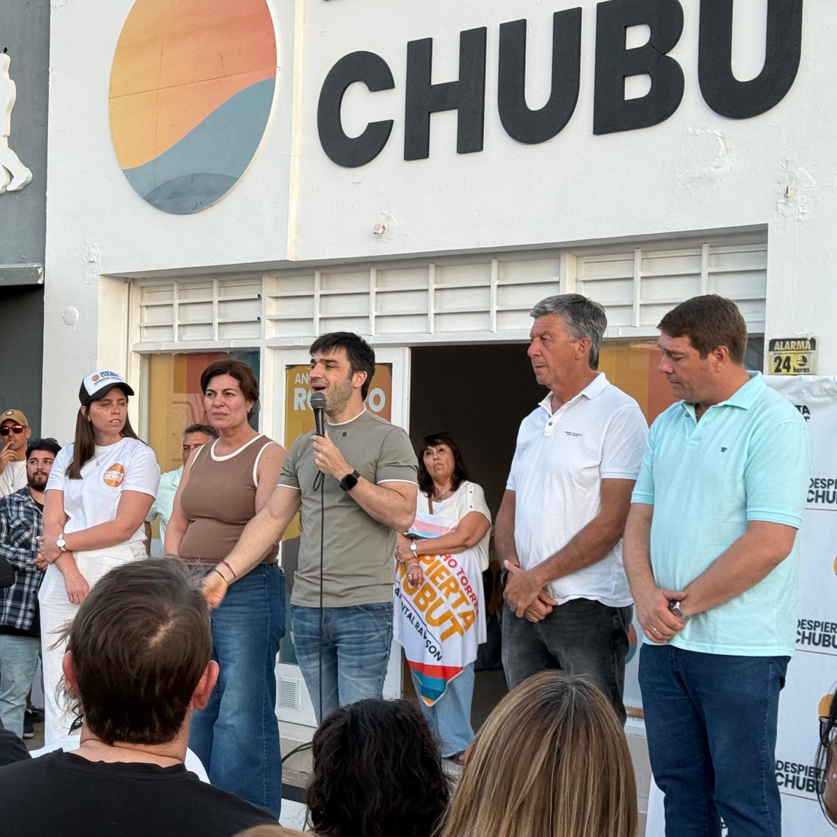 📍 Rawson

Hoy abrimos el local de Despierta Chubut y con él una nueva etapa para nuestra capital.
Un espacio para encontrarnos, escucharnos y seguir construyendo una provincia que abrace a todos.