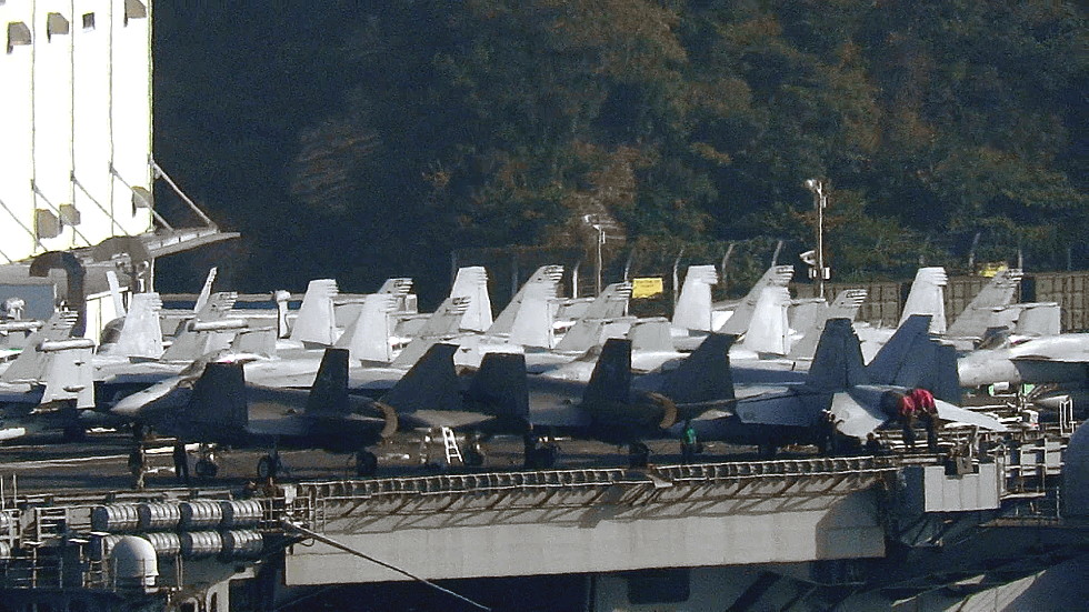 カウパレード　新聞を読むウシ　#11565 カウパレード 新聞を読むウシ #11565 - メルカリ