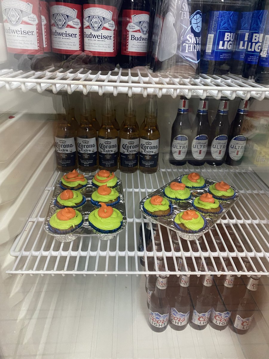 monkeyg50's tweet image. Pumpkin cupcakes cream cheese frosting for work tonight