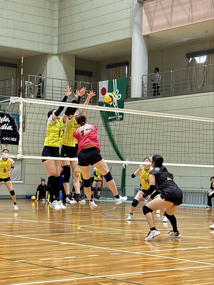 tokai_vb's tweet image. 【2025年度 東海秋季女子1部リーグ戦 11日目】
Bコート第1試合
愛知学院大学vs中部学院大学
25-11
25-10
19-25
25-23
セットカウント3-1
愛知学院大学の勝利です!