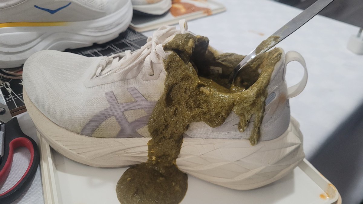 Who needs dishwear when ya got a guys expensive running shows <a href="/VH_J94/">Jack S</a> 
#trashingshoes #hoka #asics