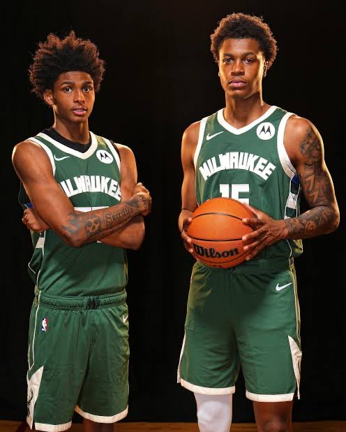 With Tyler Smith getting waived, the Bucks have now gone 11 straight draft classes without signing one of their own picks to a second contract… 

The last Bucks draft pick to receive a second contract was Giannis 🤯