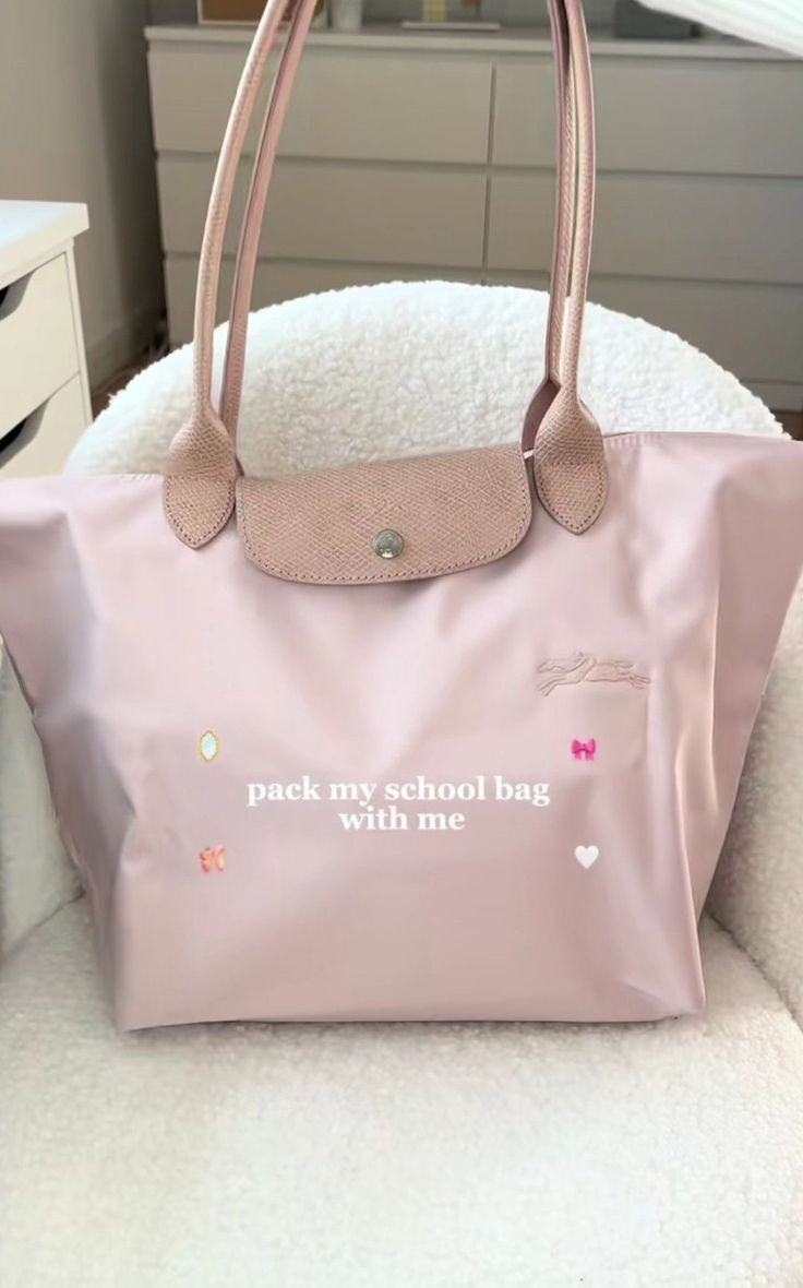usacgixx's tweet image. large capacity totebag for college

a thread