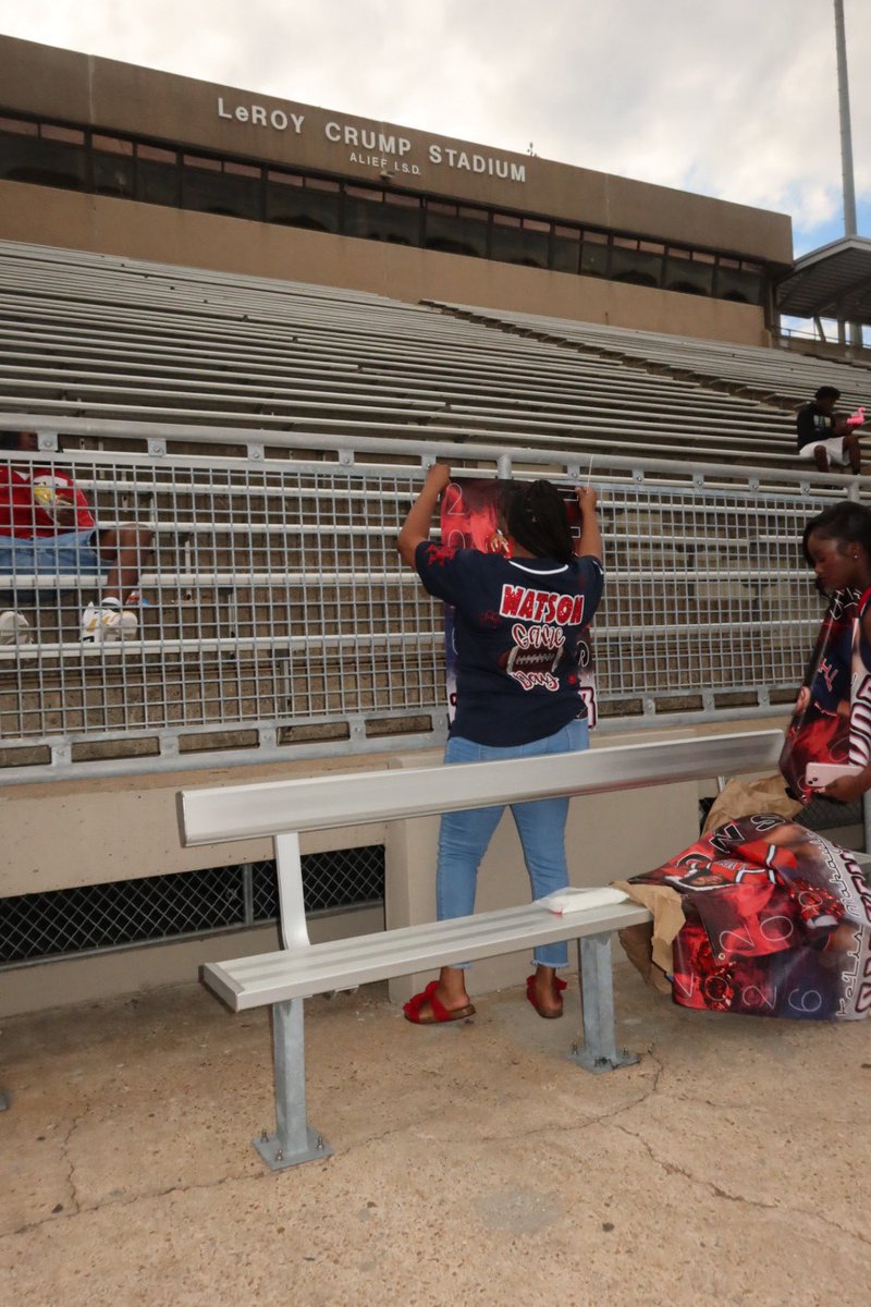 Alief Taylor Cheer (@aliefthscheer) on Twitter photo More homecoming fun!!!❤️🦁 More homecoming fun!!!❤️🦁