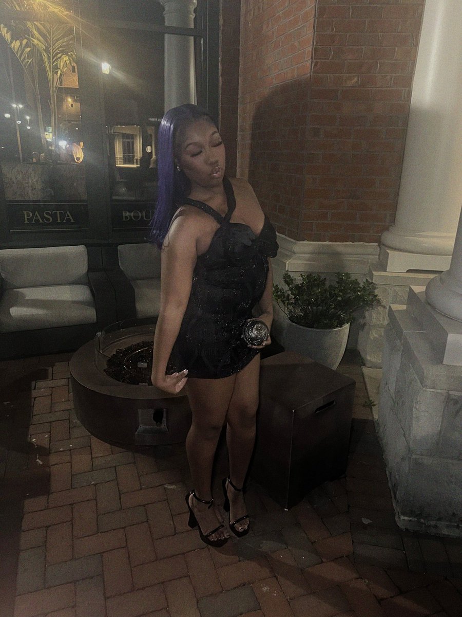neshaayonna's tweet photo. libra princess https://t.co/JLAgDitYtZ