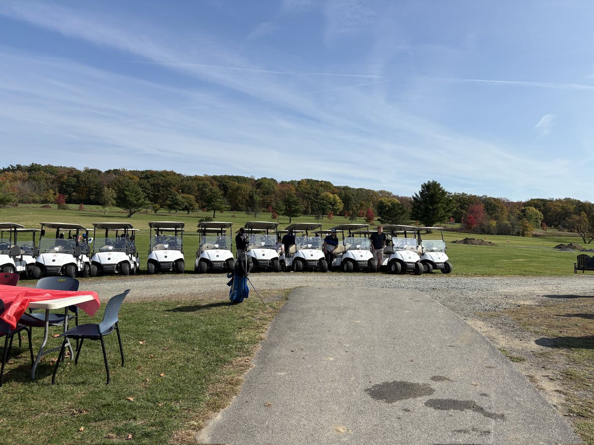 HillBoosterClub's tweet photo. It was a beautiful day for golf! The Booster Club sends a huge thank you to all our golfers, sponsors, the Pheasant Hollow Golf Course, and especially Pat Austin for making our Booster Club Golf Tournament a great success. https://t.co/hHLreSQfM0