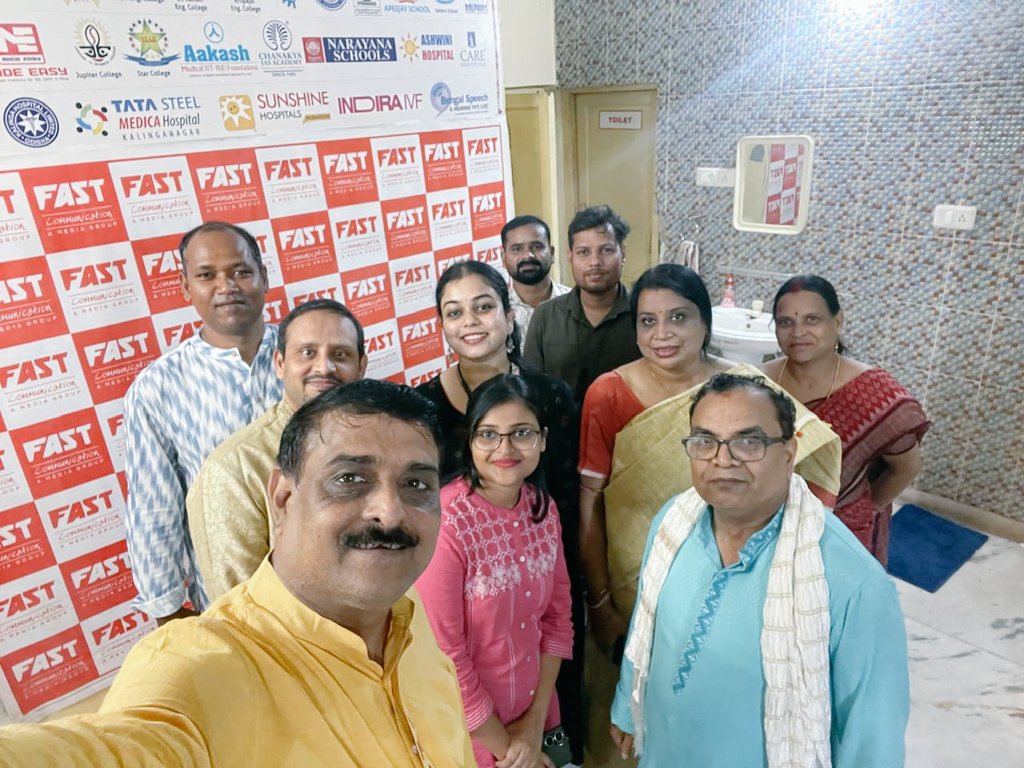 FASTCOMMBBSR's tweet image. Our FAST family came together to celebrate the festival of lights with joy, laughter, and togetherness. 🌟
Wishing everyone a prosperous and bright Diwali filled with happiness and success! 💫💛
#FASTCommunication #DiwaliCelebration #TeamSpirit #FestivalOfLights