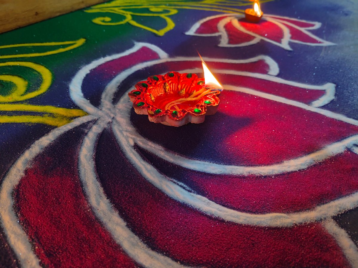 FASTCOMMBBSR's tweet image. Our FAST family came together to celebrate the festival of lights with joy, laughter, and togetherness. 🌟
Wishing everyone a prosperous and bright Diwali filled with happiness and success! 💫💛
#FASTCommunication #DiwaliCelebration #TeamSpirit #FestivalOfLights