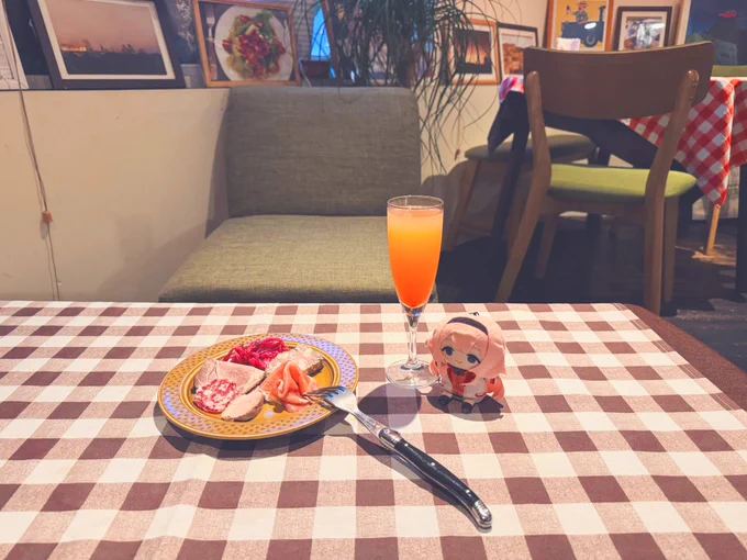 広島、チュロス専門店がありびっくりしたんだけどスペイン料理がすごく多い 店名がSANGOの店もあるし 楽しかった