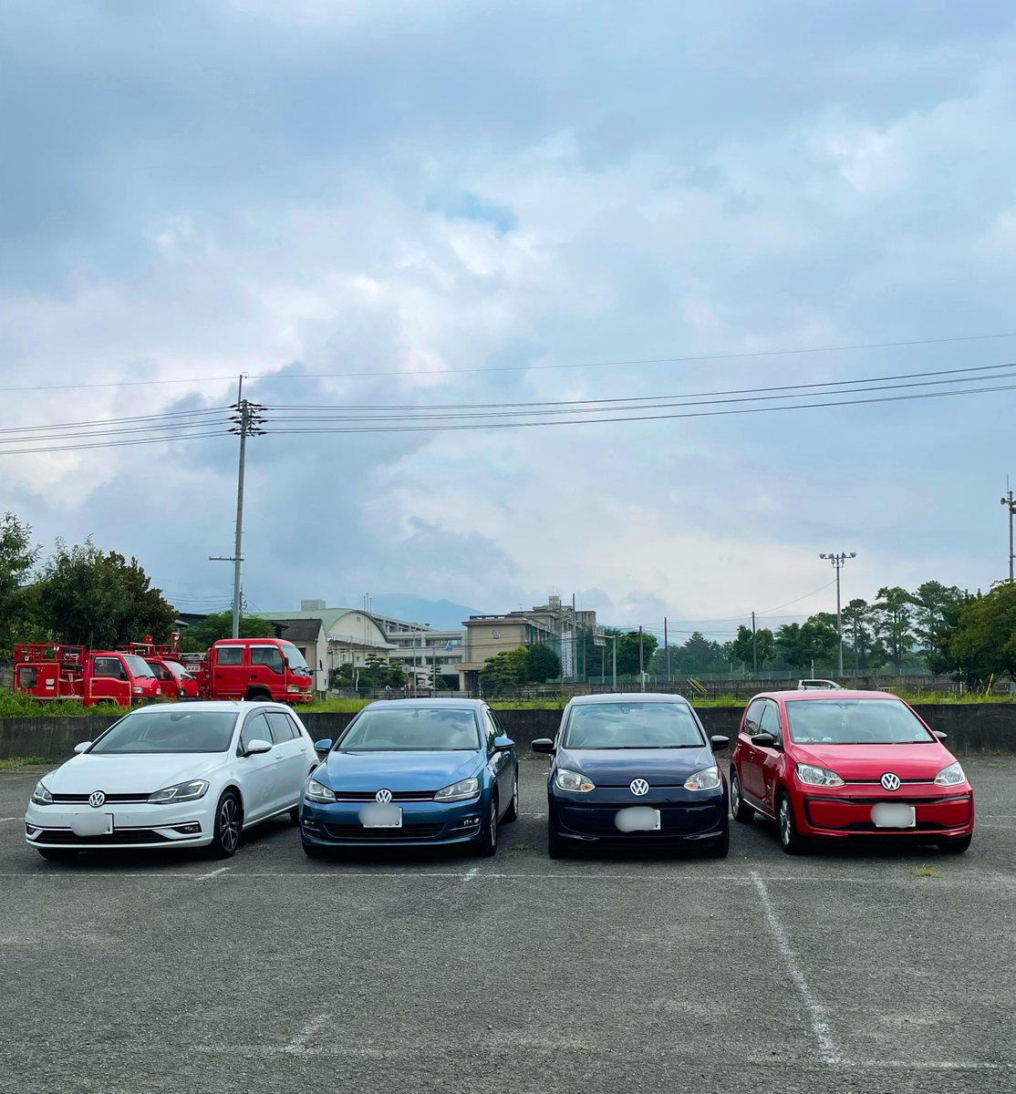 xekd3021's tweet image. 窓を開けていると風に乗って部屋の中までキンモクセイの香りが入ってくる😚

トイレの香りとか言われるけど 私の思い出は学生時代に流行った香り付きのボールペン。授業中に意味もなく嗅いでたな〜

↓ 過去写真❣️全車うちのクルマ🥰
前は最高にフォルクスワーゲン派でしたね