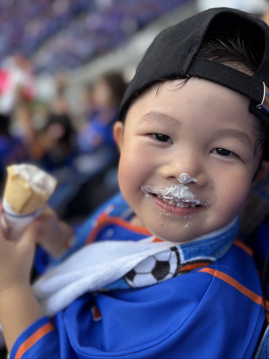 petoreri0747's tweet image. Vファーレン長崎4-0で勝利！！
応援も凄かった！

#vvaren #matheusjesus