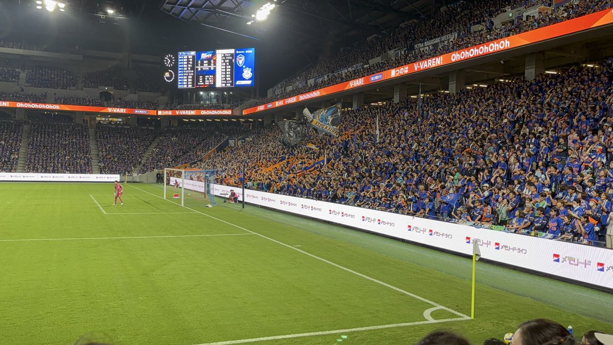 petoreri0747's tweet image. Vファーレン長崎4-0で勝利！！
応援も凄かった！

#vvaren #matheusjesus