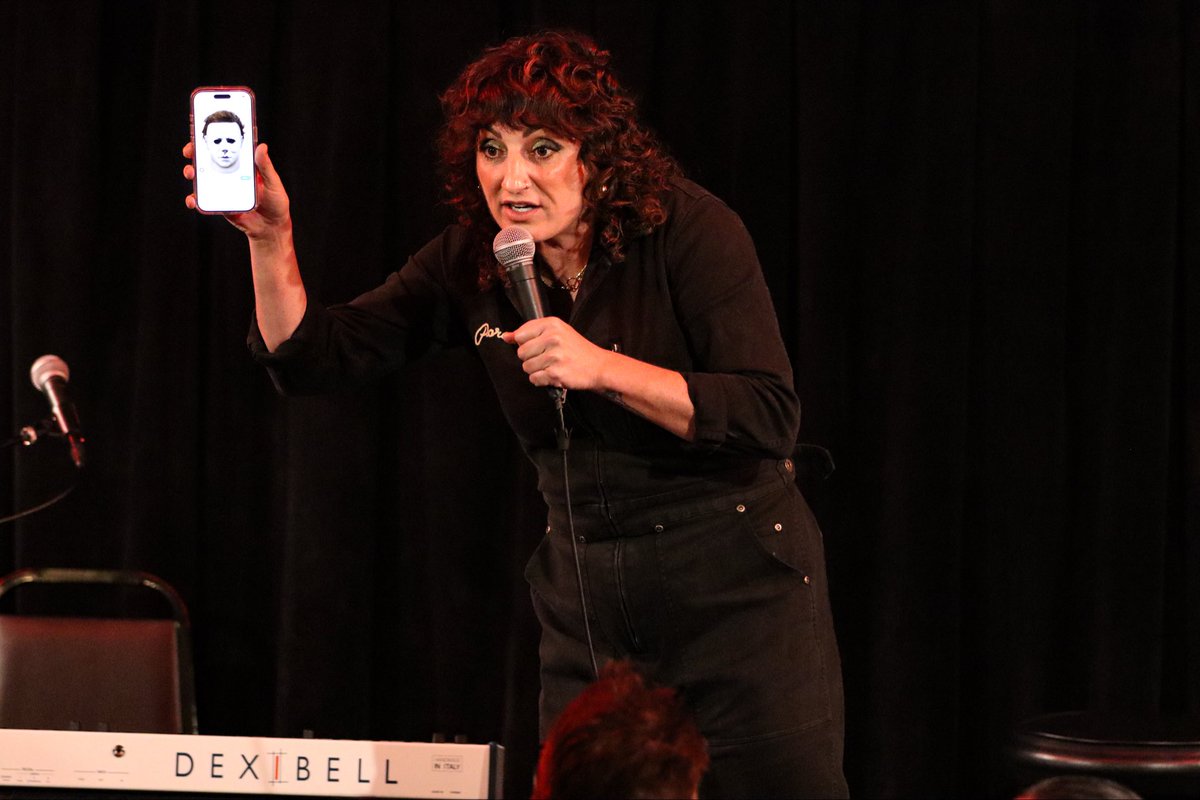 TheRobFlo's tweet image. Last night at the comedy store!