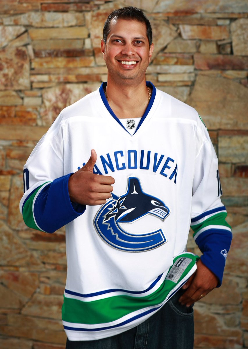 LIVE MAKING HALLOWEEN THEME JERSEYS THEN PLAYING HUT CHAMPS #NHL26 

twitch.tv/Perellzy