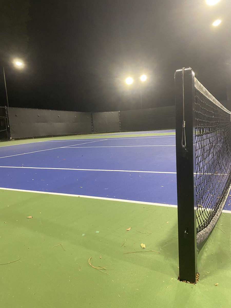 PHS_Juices's tweet photo. Fall tennis time,great weather for tennis https://t.co/AKY4FBnrhh