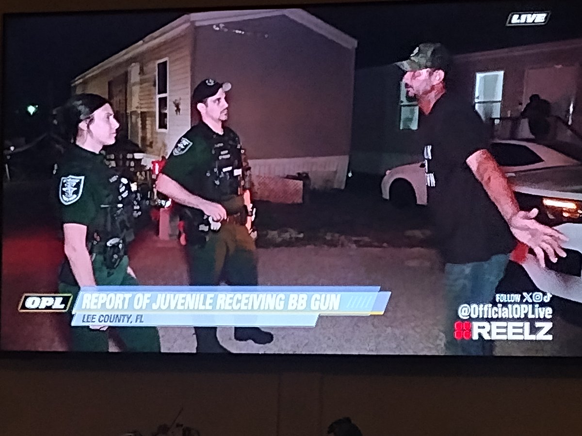 I would NEVER ask someone else's child if they wanted to handle/fire a gun.  Not even a BB

That's THEIR parents' call to make 

Guy's an idiot &amp; drunk

#OPLive #OPLiveNation

<a href="/ReelzChannel/">REELZ</a> <a href="/OfficialOPLive/">On Patrol: Live</a>
<a href="/CurtisWilson275/">Curtis Winckler Wilson</a> <a href="/danabrams/">Dan Abrams</a> #TomRizzo