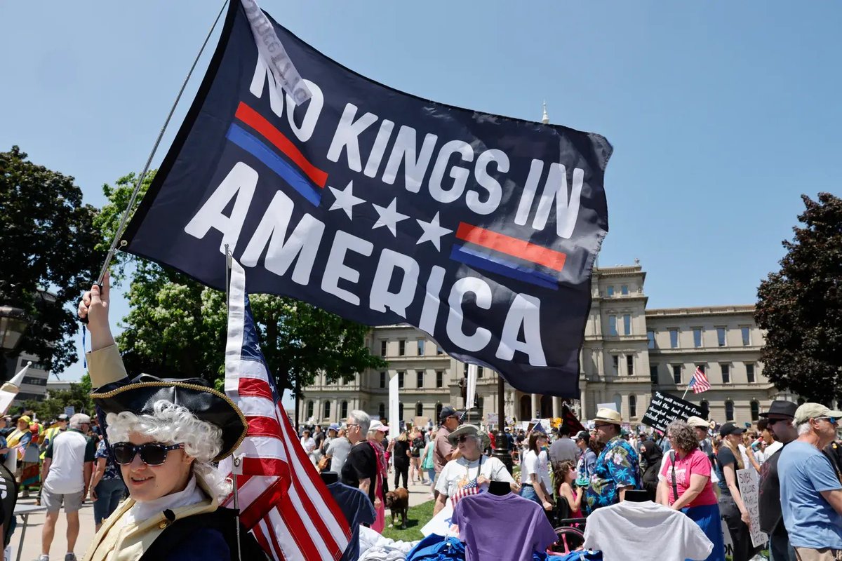ChavistaMoncada's tweet photo. "Latinos, Caribeños, and the entire world want peace."

#NoKings https://t.co/c7k1r34cGZ