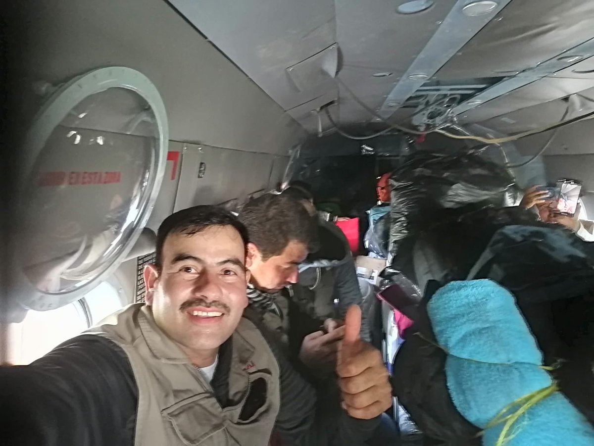 A_MontielR's tweet image. La brigada de #Durango fue trasladada por vía aérea a Ixhuatlán, #Veracruz, para realizar el #CensoBienestar en las zonas de difícil acceso. Esa es nuestra labor: llegar hasta cada rincón donde más nos necesita el pueblo.
#CatalinaGarcíaQuintero
#HumanismoMexicano…