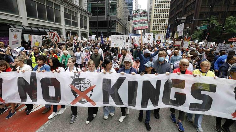 ChavistaMoncada's tweet photo. From Venezuela, we denounce the Trump administration's attempts to attack our country. 

#NoKings #NoKingsDayOct18th https://t.co/q0FgfQa4nw