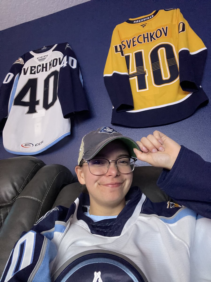 The_Pred_Head's tweet photo. Continuing with the #milhockey grey hat for #hatstats4 tonight! Doesn’t look too good for #smashville just yet, but hopefully we can do something in the next 7 mins! https://t.co/9zkB7od0z5