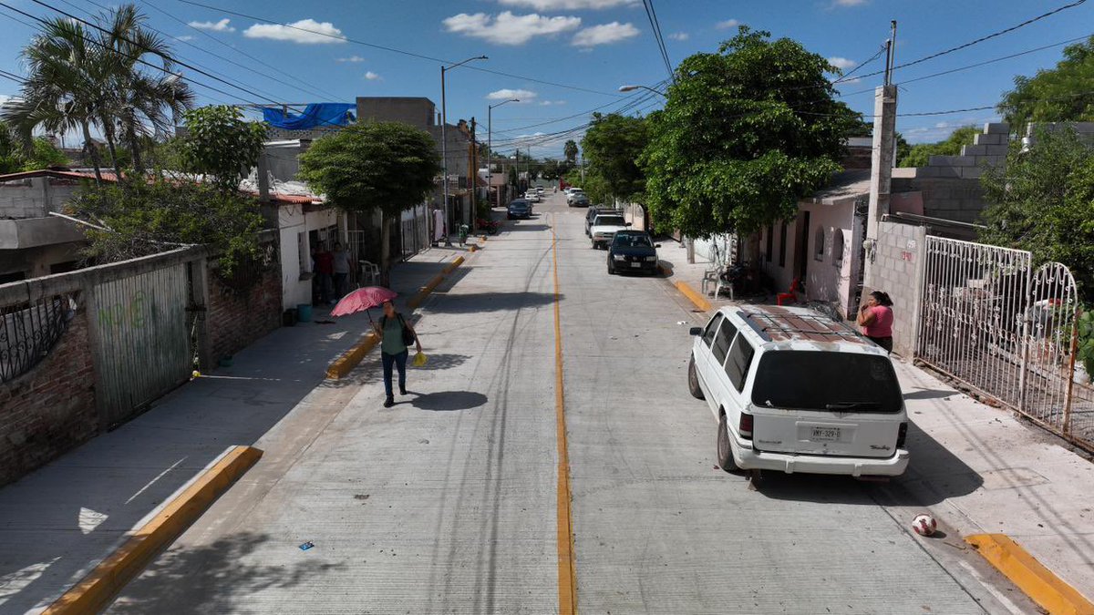 Lo que más nos importa de nuestras obras con sentido social es que realmente le sirvan a la gente, que resuelvan necesidades que han sido ignoradas durante años en las colonias y comunidades de Sinaloa.
Hoy entregamos 22 obras de pavimentación y drenaje en el municipio de Ahome.