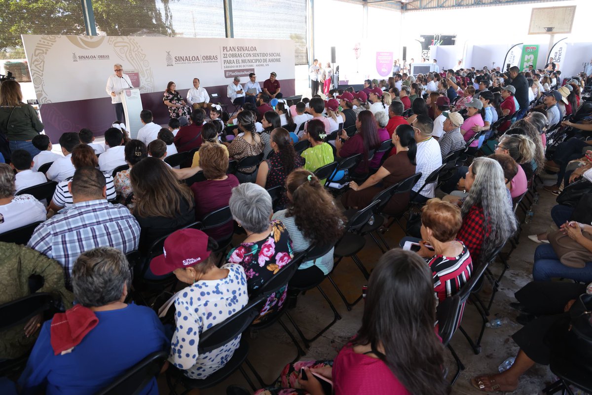 rochamoya_'s tweet photo. Lo que más nos importa de nuestras obras con sentido social es que realmente le sirvan a la gente, que resuelvan necesidades que han sido ignoradas durante años en las colonias y comunidades de Sinaloa.
Hoy entregamos 22 obras de pavimentación y drenaje en el municipio de Ahome. Son obras que nos pidieron las y los sinaloenses, y que hoy son una realidad gracias al #PlanSinaloa y al trabajo conjunto con el pueblo.