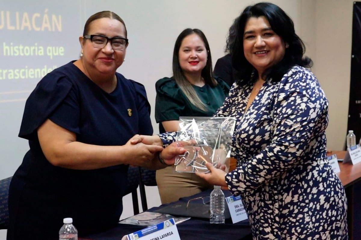 Trasciende60696's tweet photo. #CONMEMORA LA FACULTAD DE TRABAJO SOCIAL DE LA #UAS SU 60 ANIVERSARIO CON BRINDIS Y RECONOCIMIENTOS A INVESTIGADORES, DOCENTES Y CUERPOS ACADÉMICOS || #TNoticias @uasoficialmx
https://t.co/0usleuh2ht https://t.co/ChD8wsWtFQ