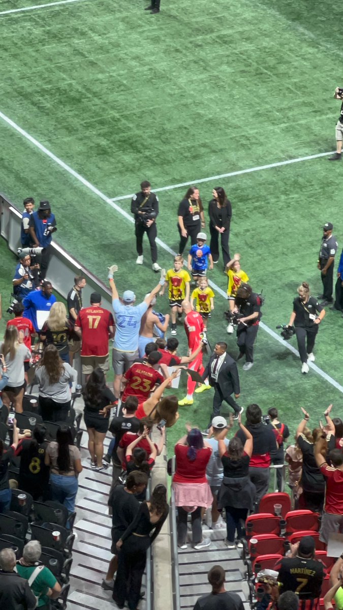 as always, it was one hell of a season. but no matter what, good or bad, i will never give up
on this team. i am cautiously optimistic for ‘26

thank you brad

them five stripes is hell