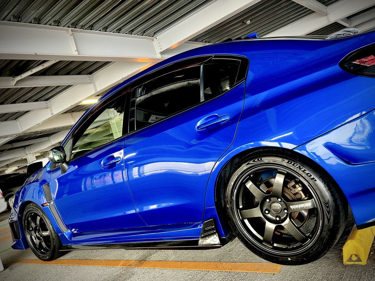 gtr4423's tweet photo. VOLK RACINGのマシニング文字ロゴが綺麗に揃ったので撮っちゃいました📸
どれくらいの確率なんだろ🤔
前後で回転数違ってくるから360分の1ではないだろうし……とりま気持ち良い瞬間が撮れました🛞✨
#RAYS #TE37 #VOLKRACING #SAGA
#Splus #TE37SAGASplus #ロゴ
#マシニング文字 #ボルクレーシング https://t.co/0PAKrMvuMW