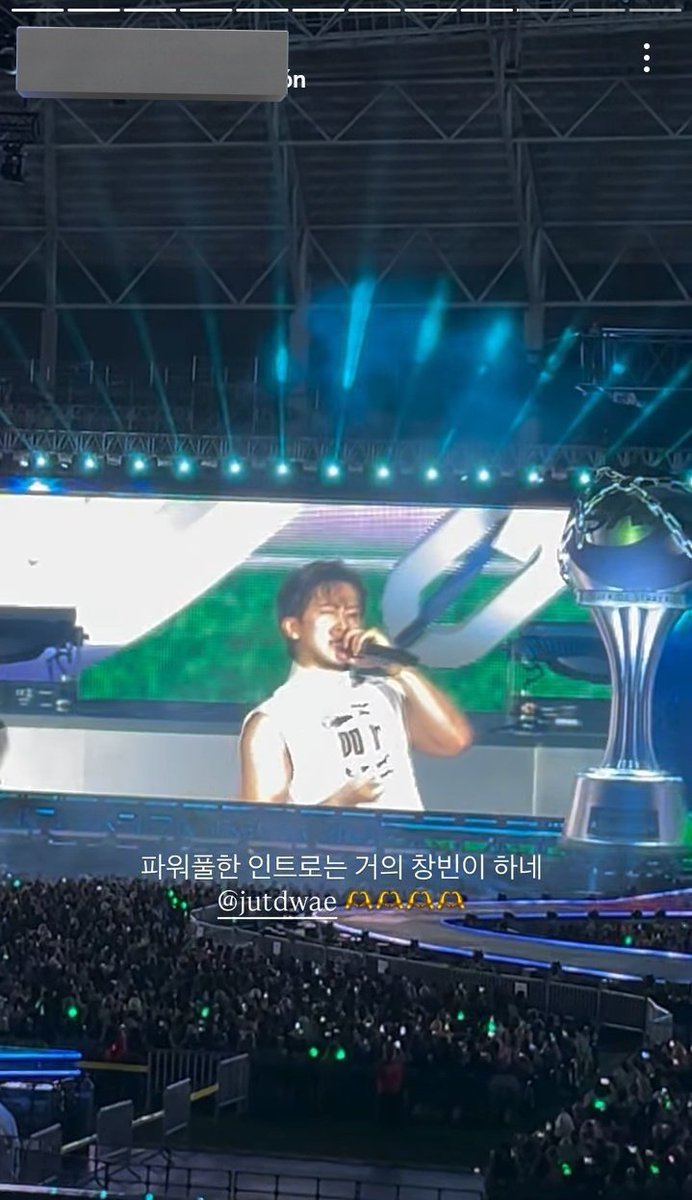 CHANGBIN_INTL's tweet photo. The Brand Marketing and Special Projects Manager at AUTRY attended Stray Kids’ concert and shared videos on her Instagram stories.
She praised Changbin’s powerful introduction in “HALF TIME” and also tagged him.

#CHANGBIN 
#CHANGBINxAUTRY https://t.co/rLSQmTvy9m