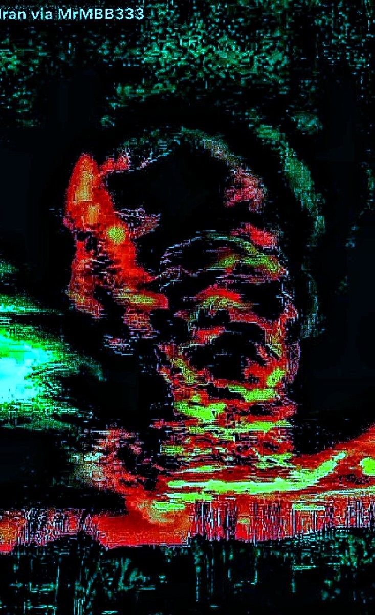 Bradj19699's tweet image. DO  YOU SEE 👀 THAT HIS MASK CAME OFF !
IT IS FLYING UP AND TO THE LEFT.
HIS FACE IS THE TWISTED BANDAGED ONE IN THE BOTTOM CENTER 
ONE FACE 
ONE MASK 
#CREEPY