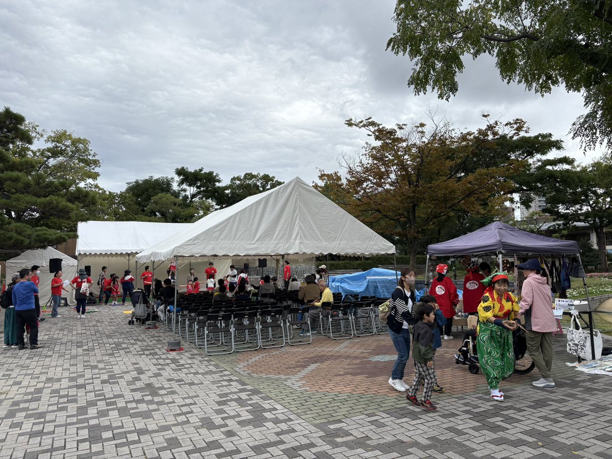 sumihaku's tweet photo. すみ博2025、
２日目は住吉公園会場です！

すみフェス
すみよしロハス
すみよしカレッジ
ジャンボすみよしかるた
などなど、
すみ博ならではの音楽やお買い物、
体験イベント…
お楽しみください〜😊
https://t.co/MPfuBLyCXO
11時〜
東粉浜幼稚園Cloversの登場です❣️ https://t.co/OdCBkW17T3