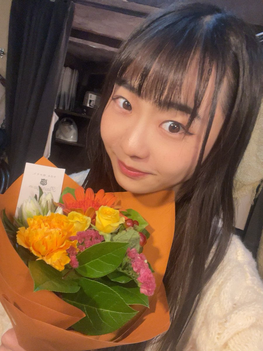 chihoAchiho's tweet image. おはやほ☀️#空を燃やした
昨日もご来場ありがとうございました✨
たくさんのお客様にお届けできて
嬉しかった〜🥺💕

そして本日とうとう千秋楽✨
あっとゆーま…
A13:00~/B17:00~です🌆

蘭子として生きられる最後の日。
いつもと変わらず全力で生きます🔥
飛び込み大歓迎🎉
応援ボードも待ってます🥺