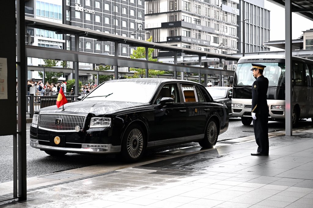 雨の御料車。
京都駅八条口で