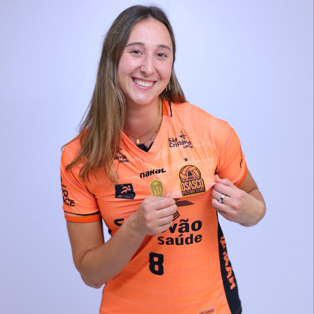 A Bianca depois dessa temporada vai aparecer na Itália ou Turquia. Essa menina é impressionante.