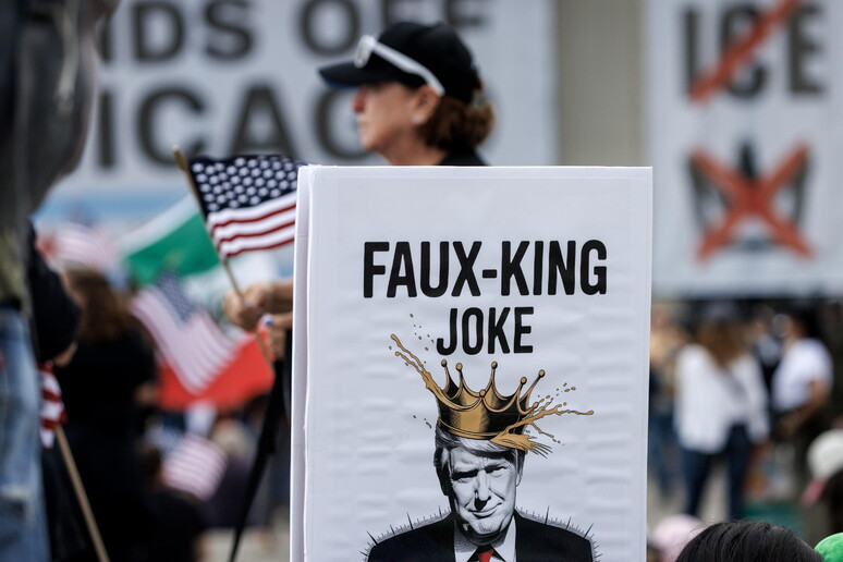 ChavistaMoncada's tweet photo. Everyone must denounce the Donald Trump administration's abuses against democracy and world peace. From Venezuela, we condemn the violent actions in the Caribbean Sea.

#NoKings #NoKingsDayOct18th https://t.co/mcFaJVxVrk