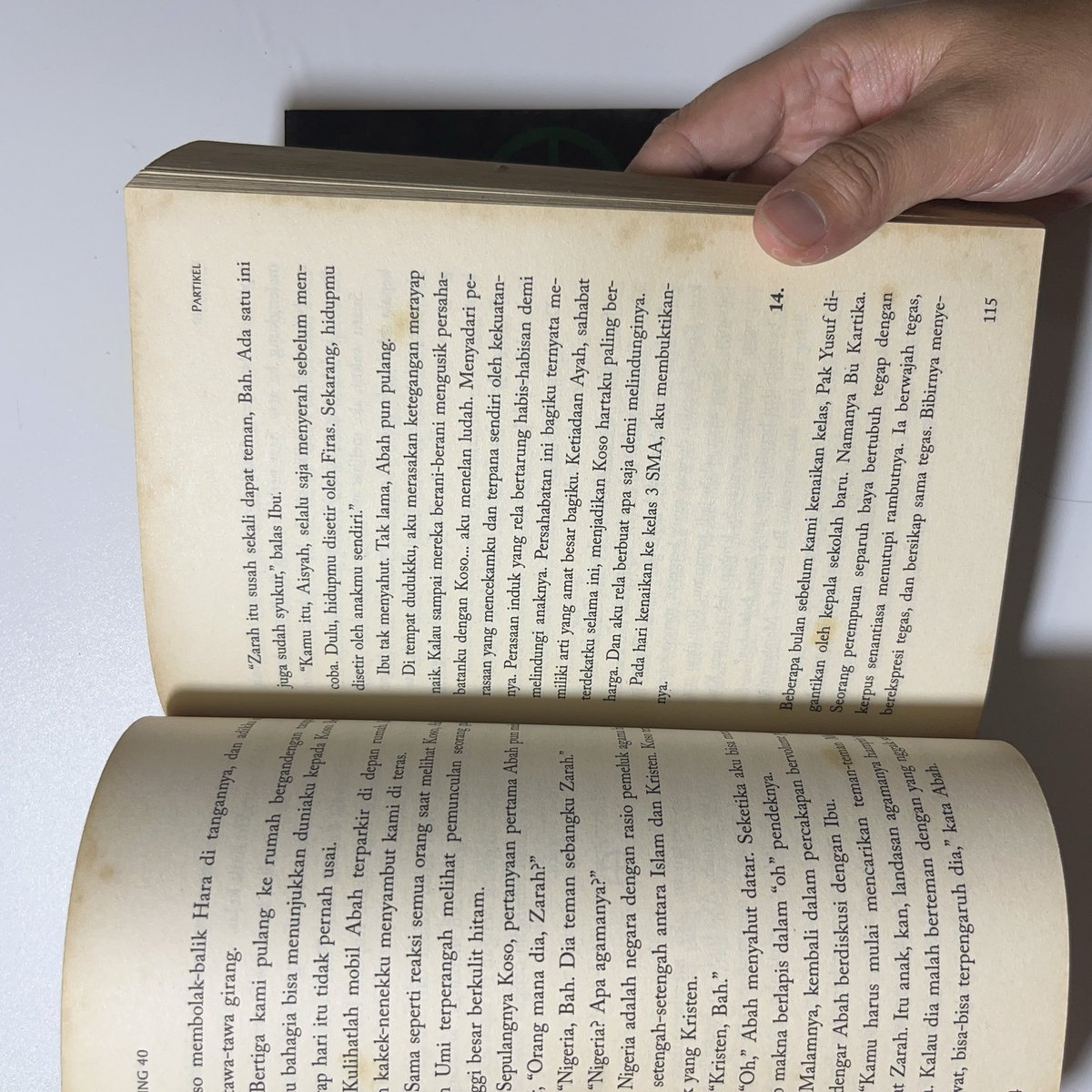 namastealldamn's tweet photo. WTS Novel Supernova Partikel Karya Dewi Dee Lestari Preloved Original 55k
Bisa split Shopee untuk dapatkan freeongkir
https://t.co/y61QJFT7lL https://t.co/jbd3Vvue4f