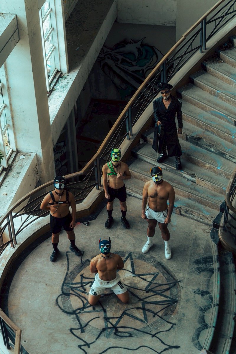 那時候拍了一組與狗狗們的照片

還是很喜歡
只能說不追一下ig很虧（？

<a href="/zuopuppy/">左邊那隻狗狗</a> 
<a href="/hibaby02060489/">皮卡丘</a> 
<a href="/kurotigerx/">小黑 from Kuroverse</a> 
<a href="/Cerberus_4316/">白襪肌肉犬洛斯</a>