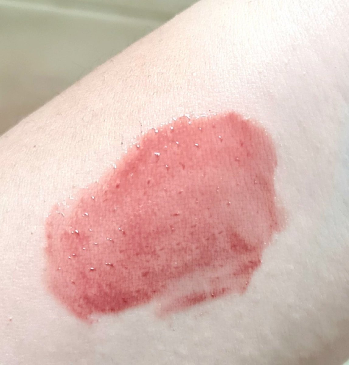 florahauna's tweet image. Mau review tinted lipbalm jagoan semua orang.....sumpah tapi punya somethinc ceraplump tuh bener2 NAGIH banget dipakenya 😭😭