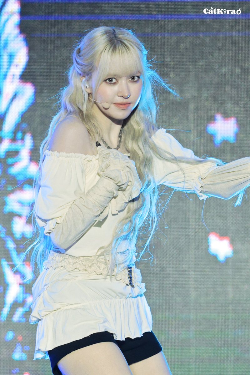 251018 VLF
🌷

#LILY #NMIXX
 #릴리 #엔믹스
 #릴리의버블모험