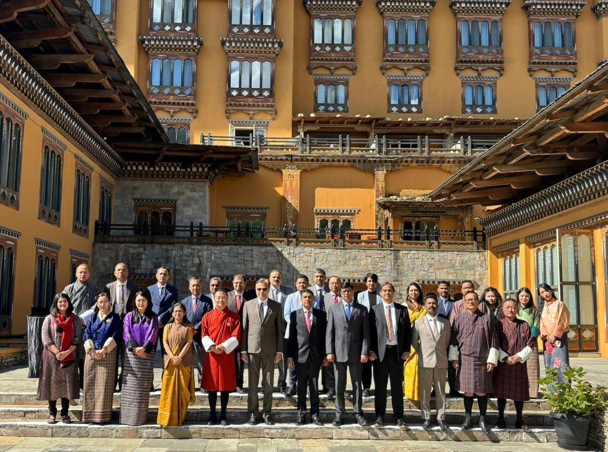 I led the Indian delegation during the India-Bhutan Secretary Level Meeting on Border Management and Security in Thimphu on 16-17 October 2025. On the Bhutanese side, the meeting was co-chaired by Dasho Sonam Wangyel, Home Secretary of Bhutan. 

#MHA
#DOBM #meaindia #LPAI