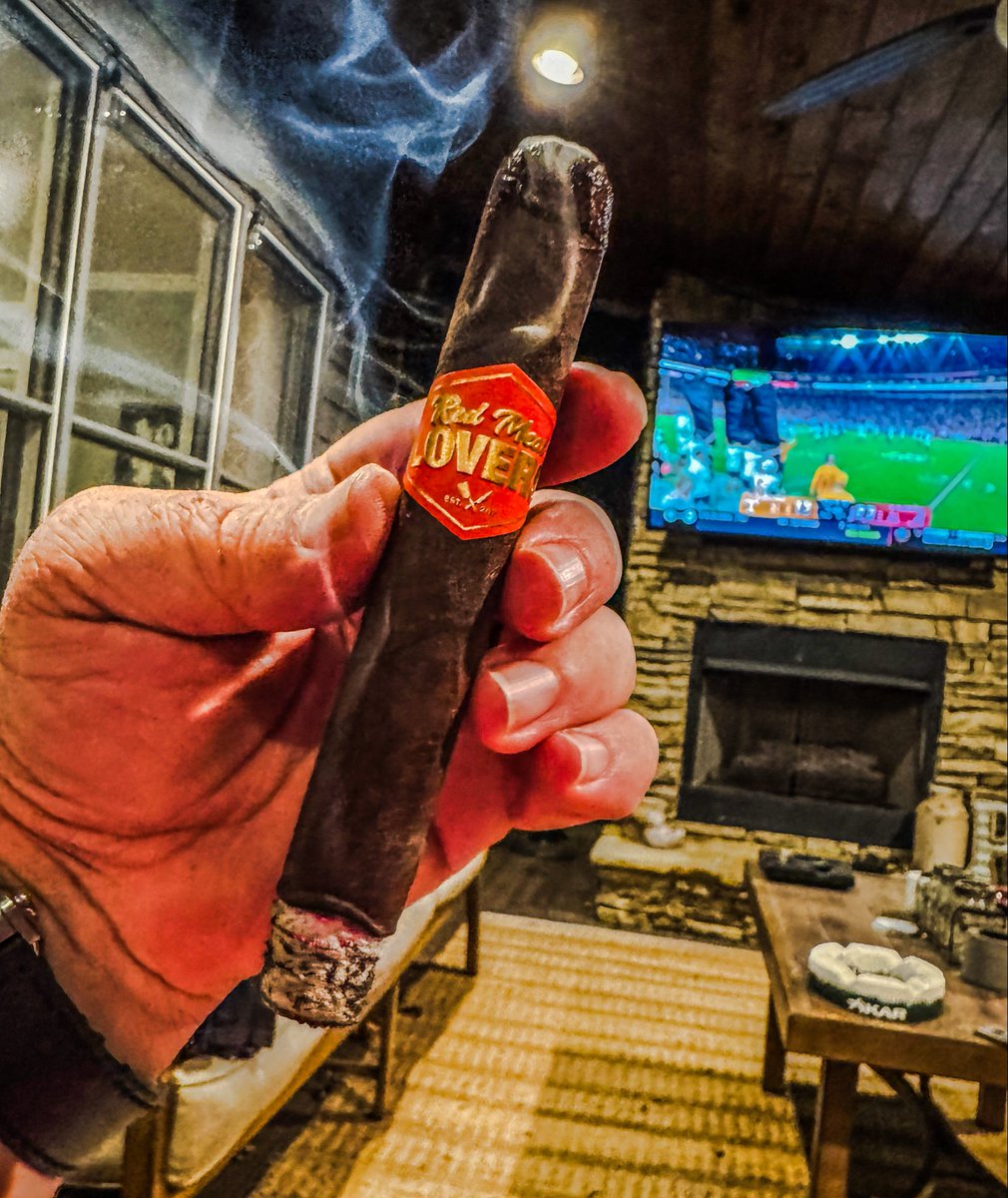 stogiedad's tweet photo. Last up for the dayβ¦#Dunbarton Red Meat Lovers #Fritanga. Hard to beat a beautiful night, a great cigar, and Bama football. Much better if we can hold on. Letβs go! #RollTide #nowsmoking #CigarLife #CigarsOnX π₯© π¨ π π https://t.co/6uFCTF2W1F