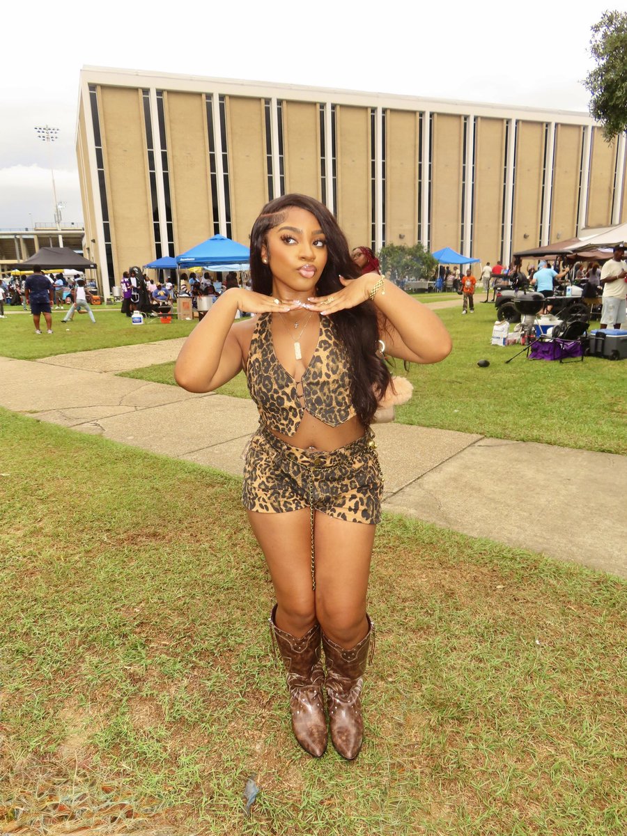 nothing like a southern girl 🐆