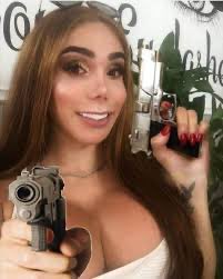 Dfeliperomero's tweet image. No los quiero ver criticándome a Karina García  con doble L al final. Su única misión es ser linda