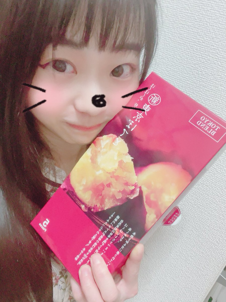 chihoAchiho's tweet image. 差し入れもチェキもいっぱい😭✨
ありがとうございます😭💕
みんなの愛に包まれて幸せいっぱい。
来てくれるだけでも嬉しいのに
ほんとにほんとにありがとうございます！

今日もいってきます！！