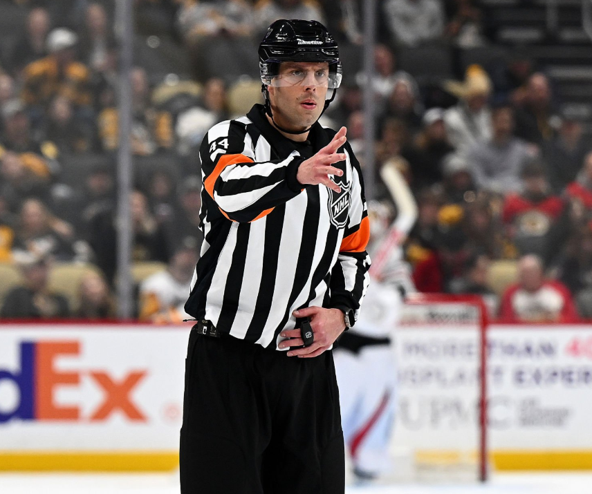 ScoutingTheRefs's tweet photo. Penguins vs. Sharks
Referee: Tom Chmielewski #18
Referee: Alex Lepkowski #44
Lines: Ben O'Quinn #91
Lines: Kiel Murchison #79
https://t.co/iUGx8jBmud
#LetsGoPens #TheFutureIsTeal #PITvsSJS #NHL https://t.co/zQcE70h8rp